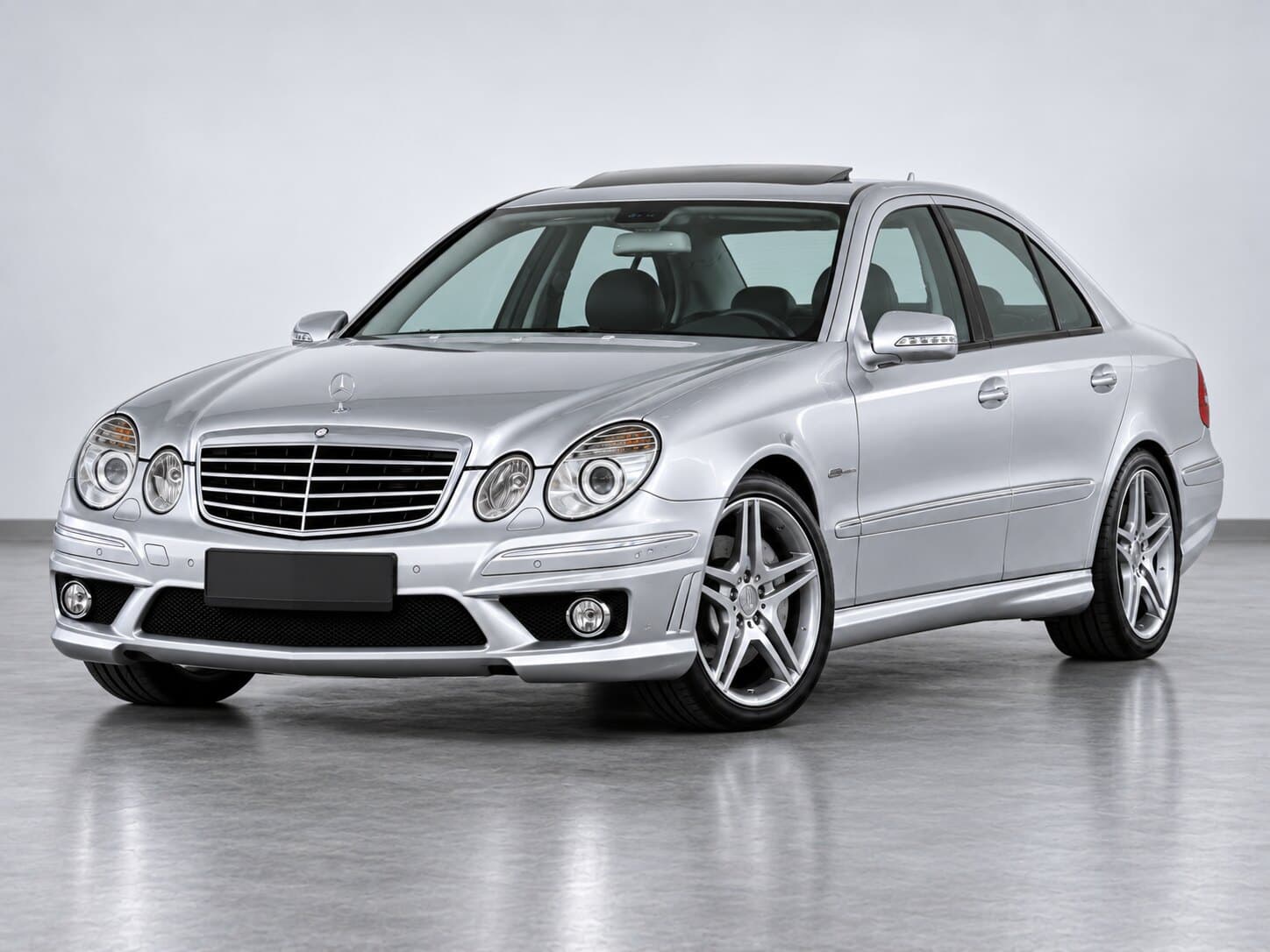 Mercedes-Benz E 200 Kompressor AMG-Styling | Automatik | Leder | Navi | Schiebedach – Bild 2